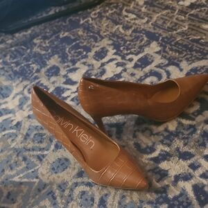 Calvin Klein Women's Tan Croc-Embossed Heels